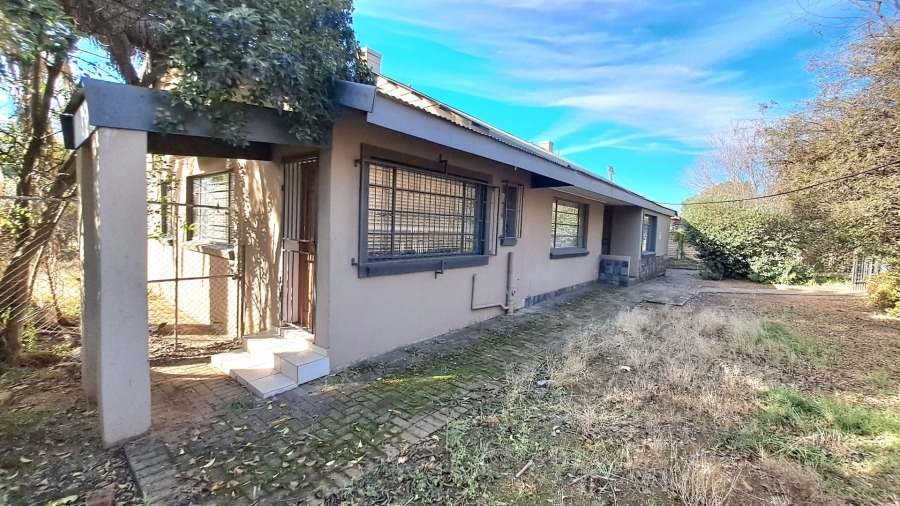 7 Bedroom Property for Sale in Willows Free State